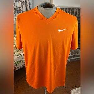 Nike Victory Dri-Fit V-neck shortsleeve tennis shirt - Men’s XL pre-owned